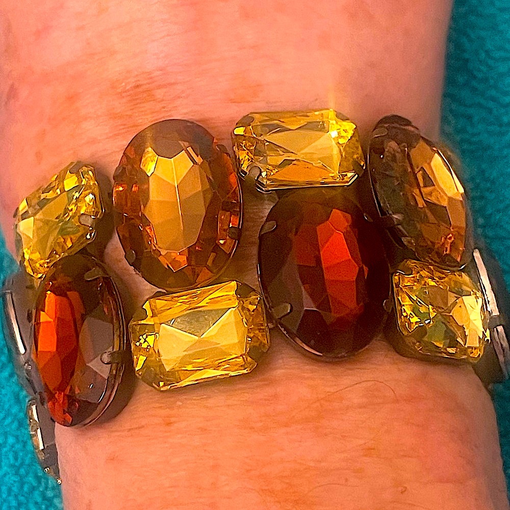 Crystal stretch bracelet vintage champagne/topaz colors